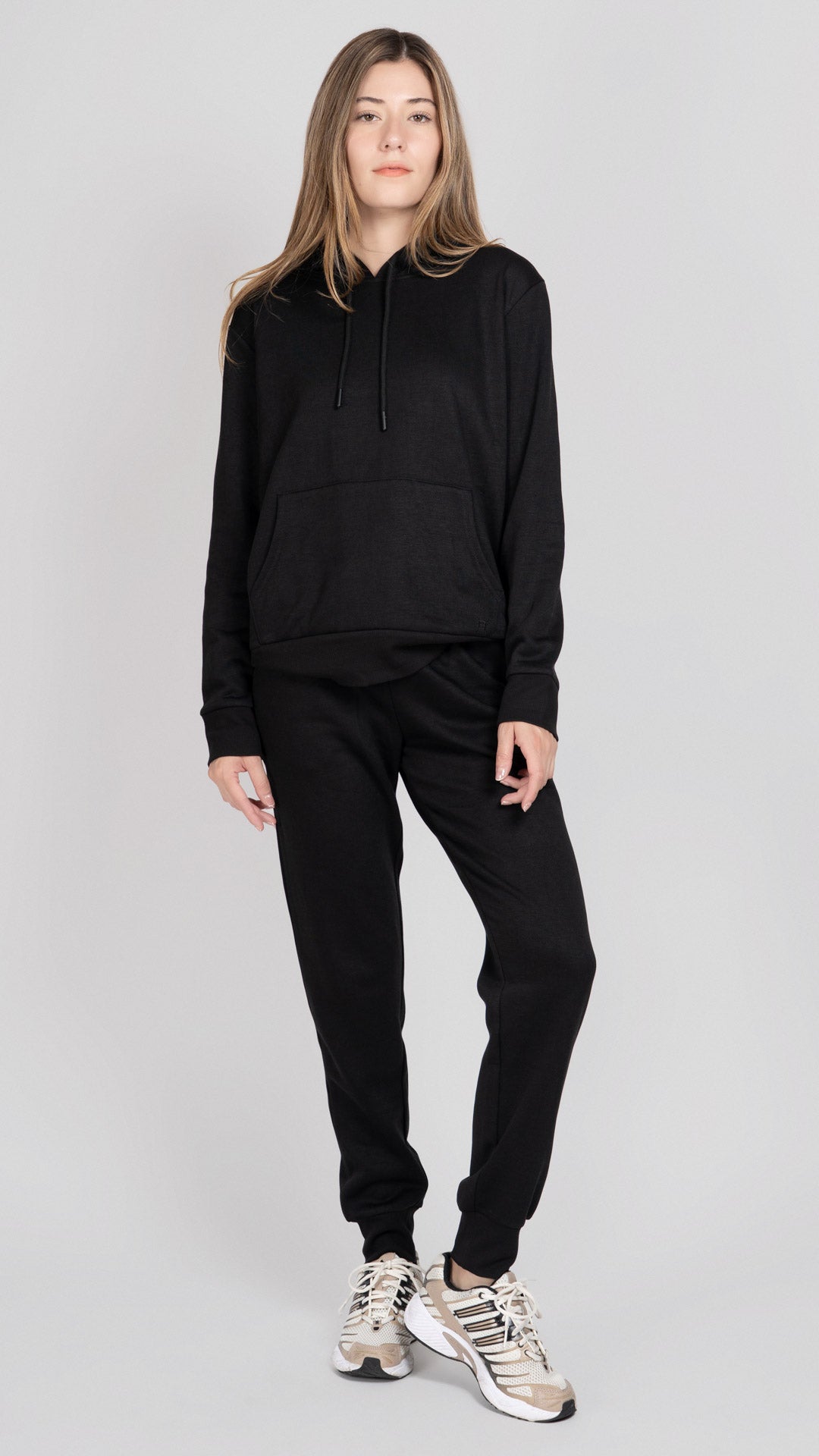 Set Mujer B Basic Balam combinado con jeans, guía de estilo 2026