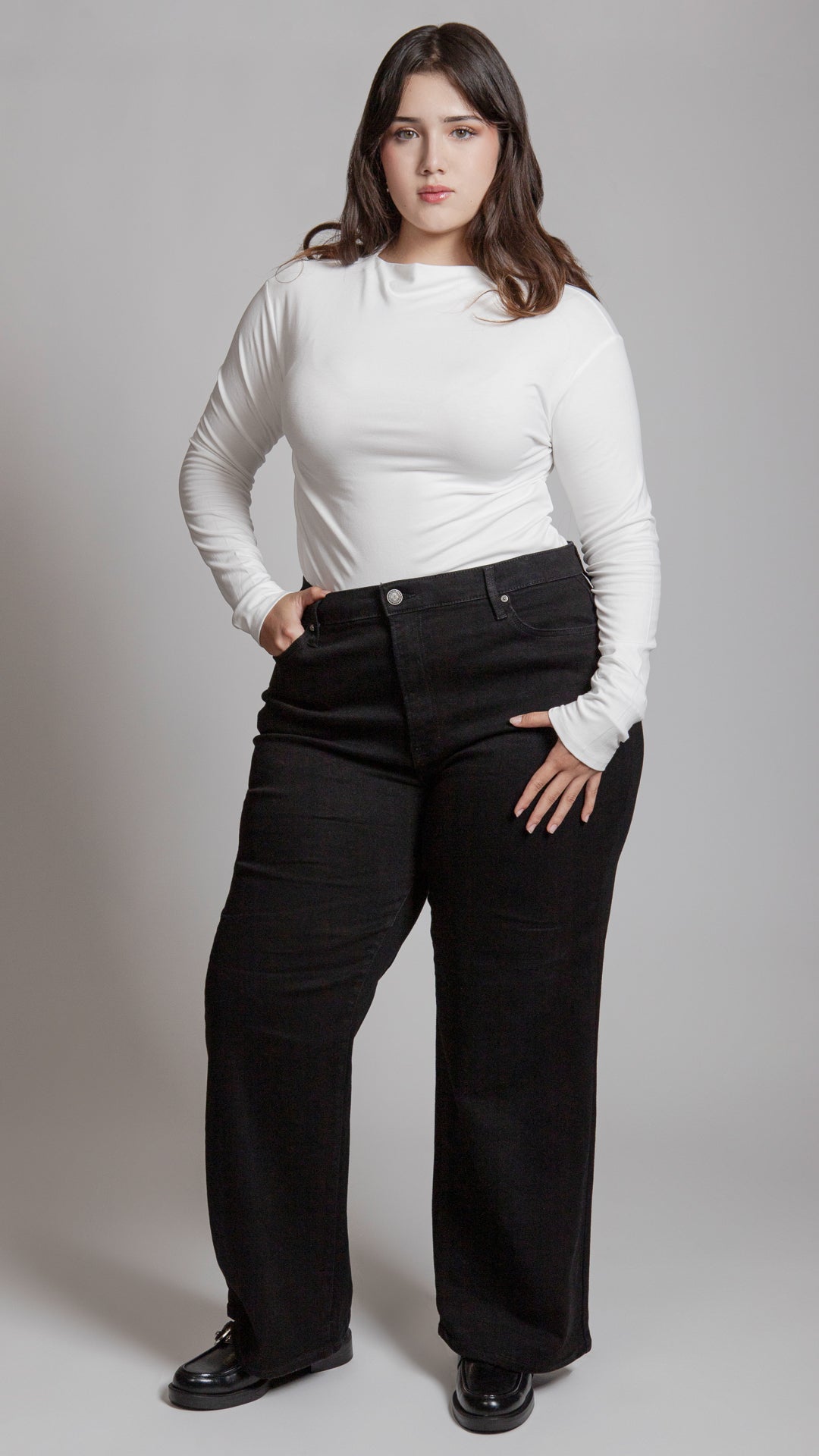 Pantalón wide leg curvy Balam en negro, guía de tallas 14 a 22