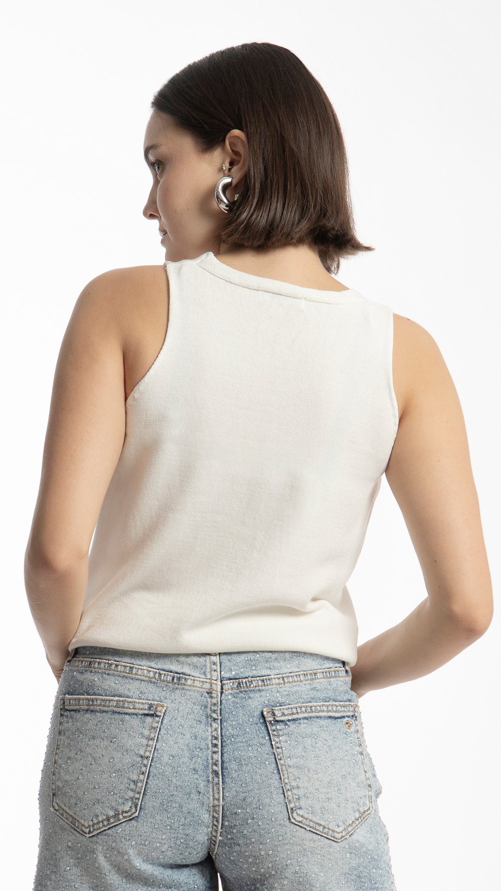 blusa-blanca-tejida-sin-mangas-b-basic-mujer