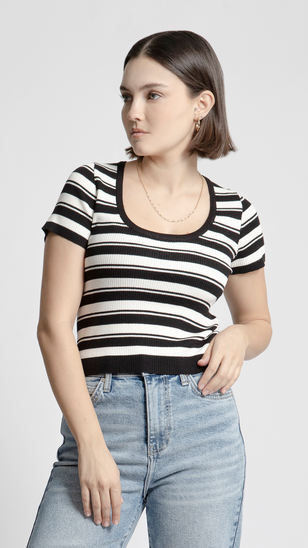 blusa-tejida-rayas-negra-mujer-manga-corta-b-basic