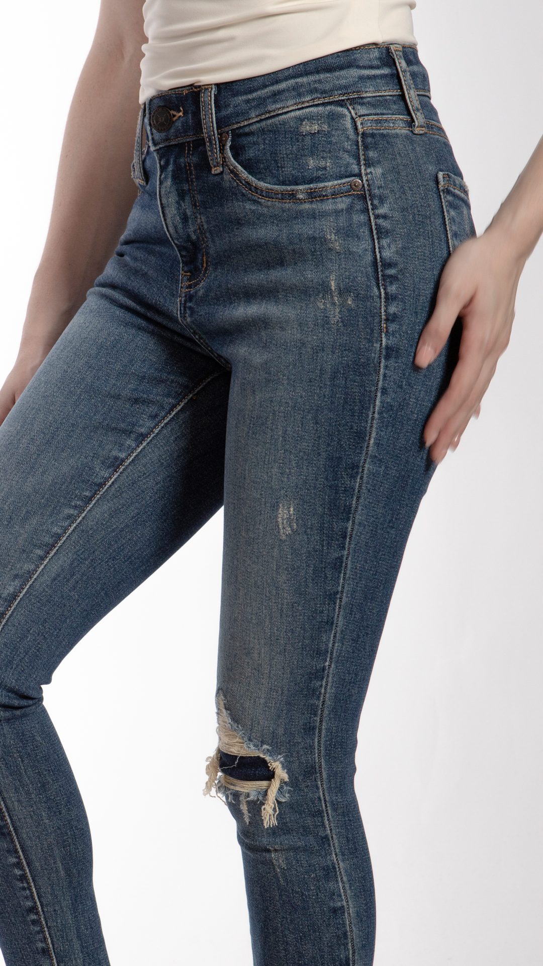 pantalon-high-rise-skinny-mujer-balam-bl7193-detalle-parches-y-despuntado