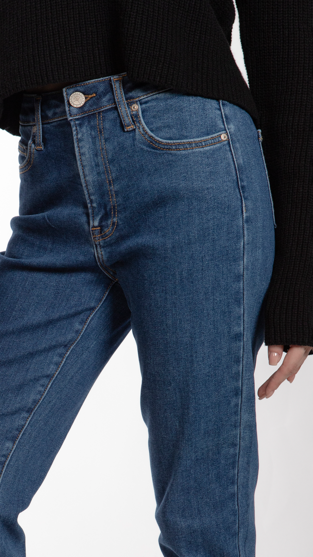 pantalon-mom-mujer-balam-bl7225-detalle-mezclilla-azul-medio