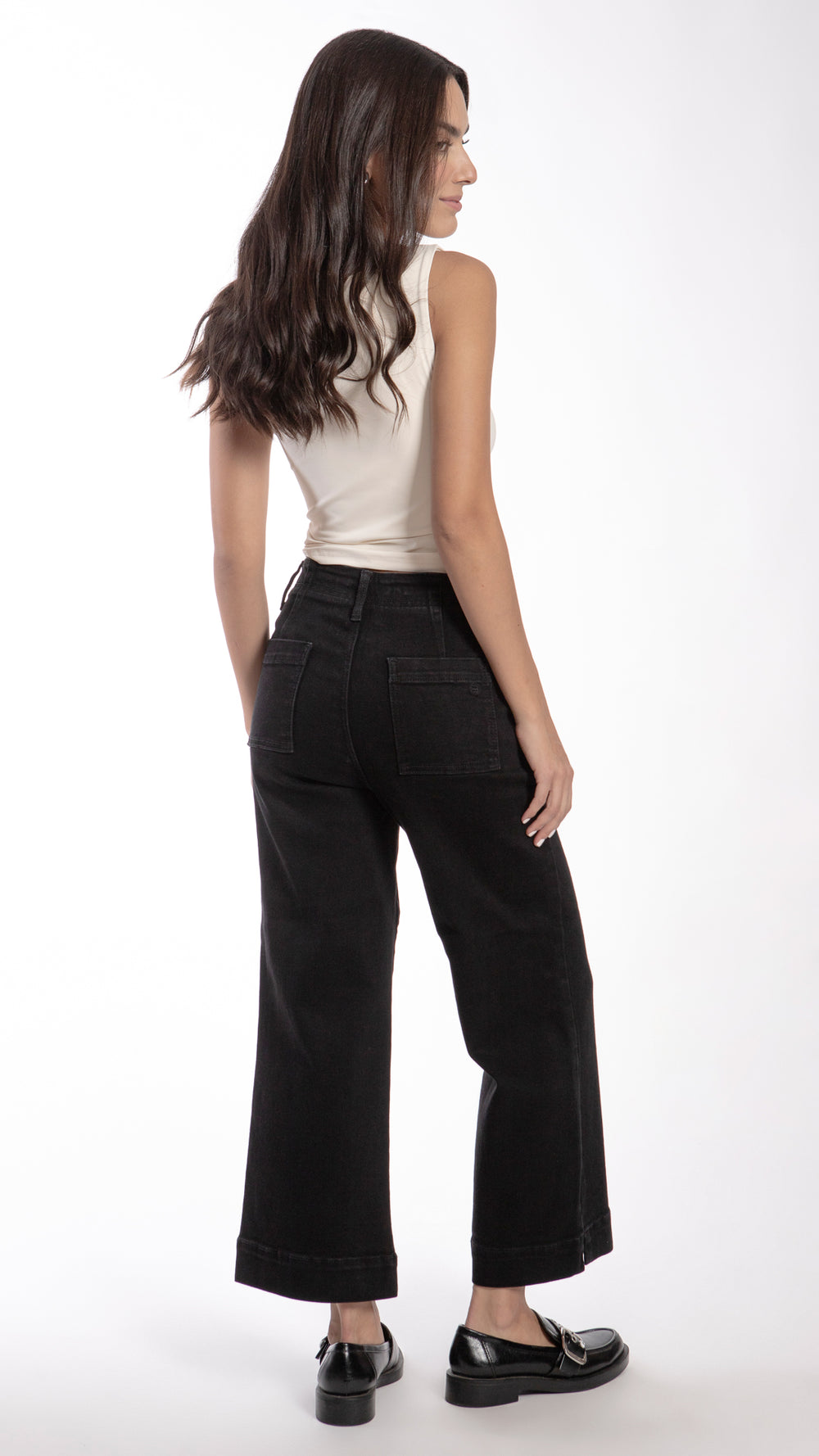 Jeans-culotte-negro-básico