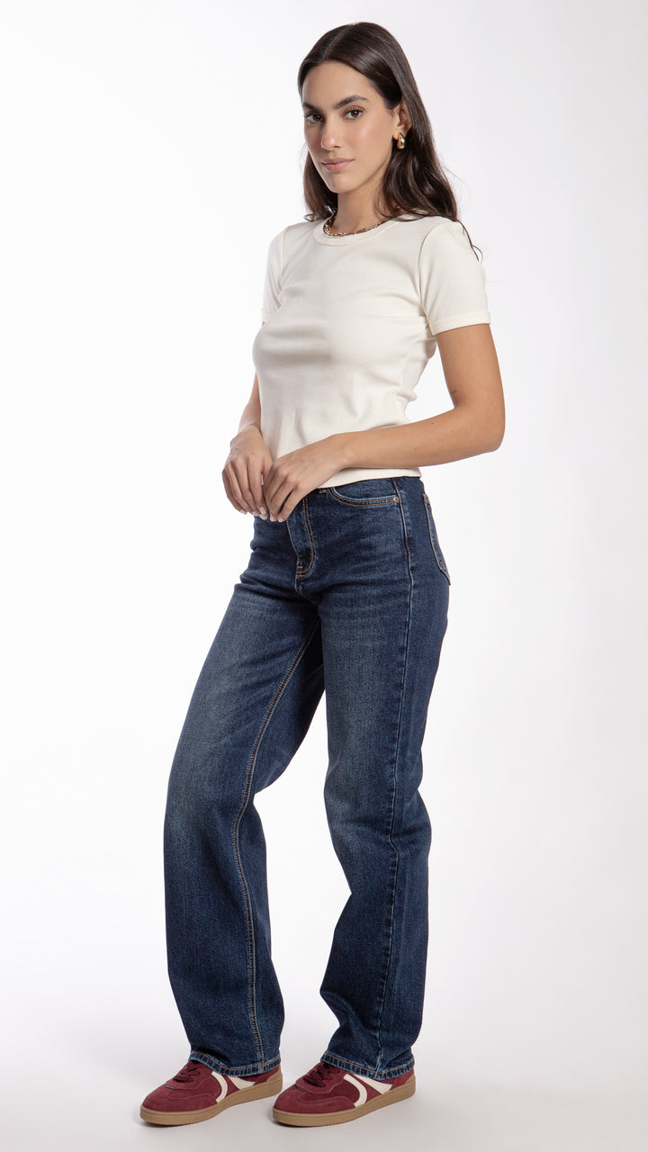 Jeans-wide-leg-de-mezclilla-azul-oscuro-espalda-lateral