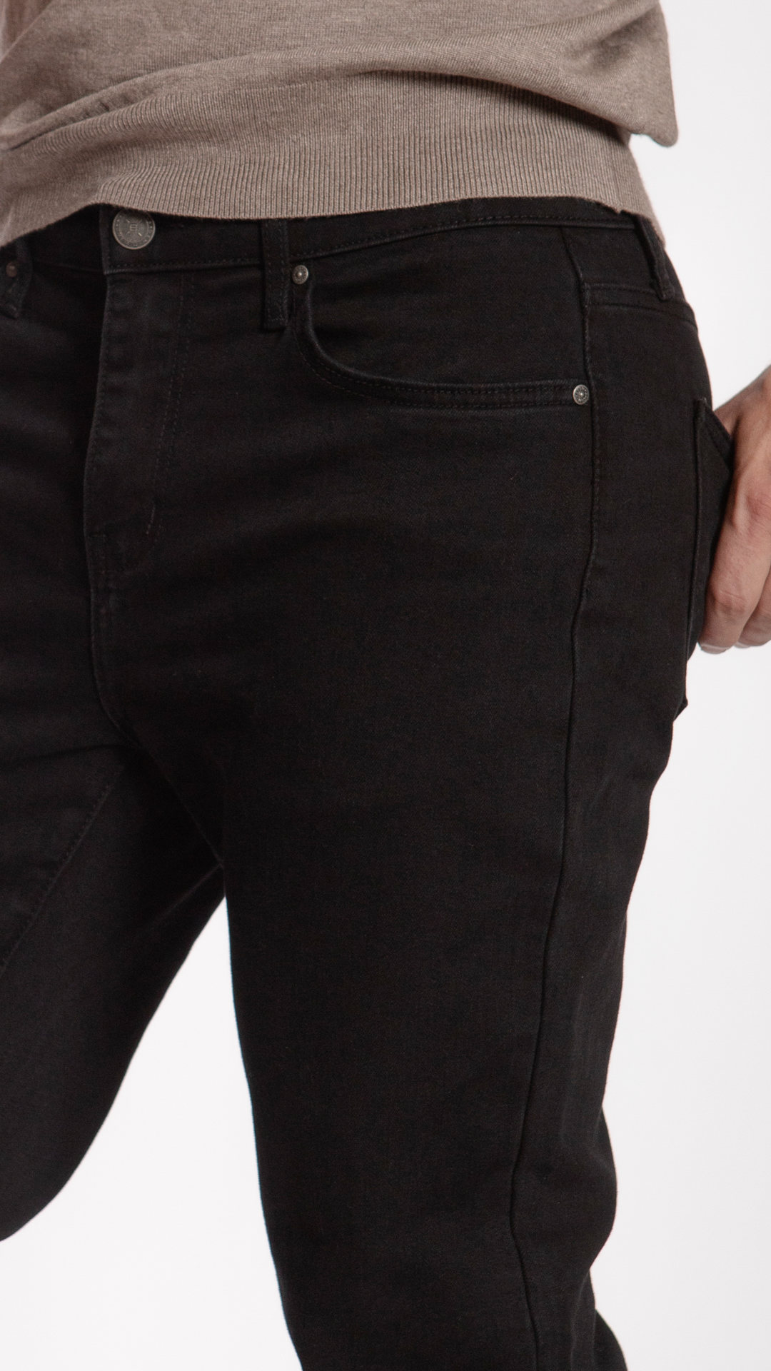 pantalon-de-mezclilla-negro-corte-recto-hombre-balam