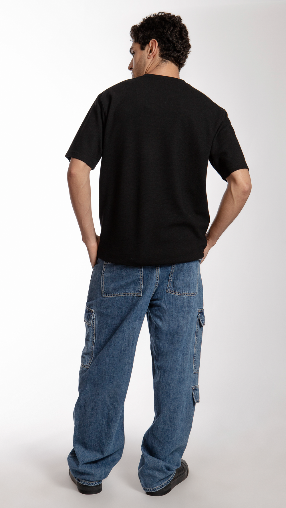 jeans-cargo-hombre-corte-amplio-azul-medio
