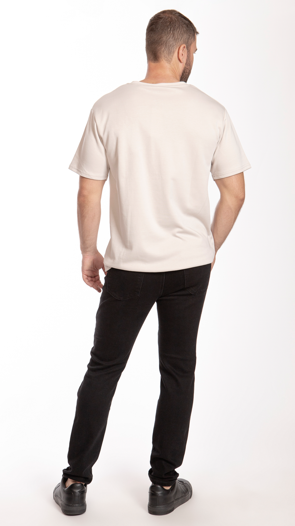 pantalon-slim-straight-de-mezclilla-negro-balam-denim