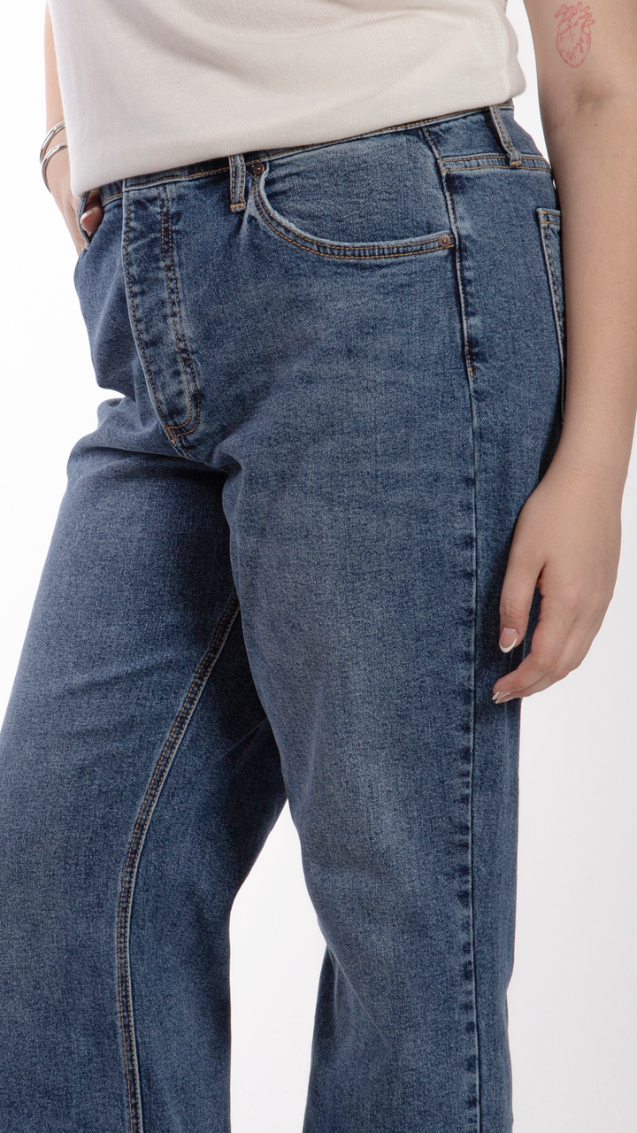 pantalon-straight-curvy-mujer-balam-blx7179-azul-oscuro