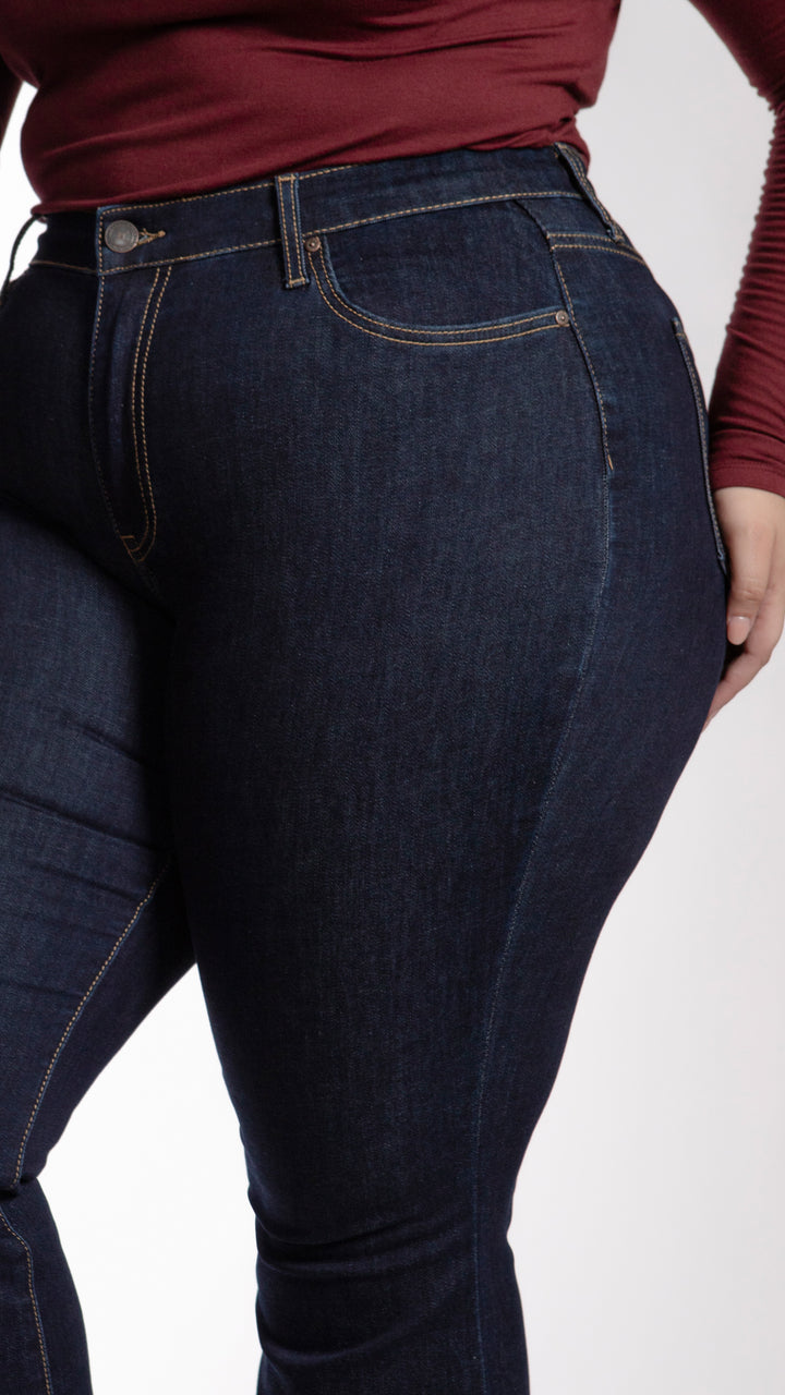 Pantalón Flare Curvy Balam BL7284