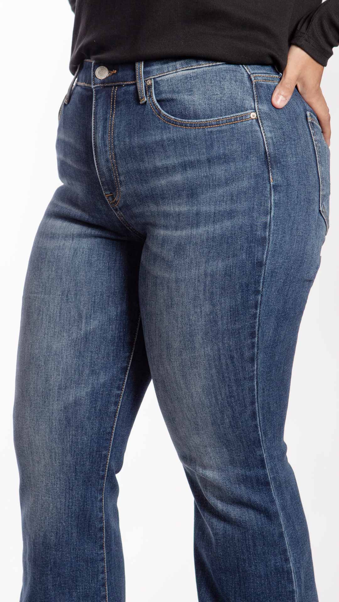 Pantalón Flare Curvy Balam BL7302