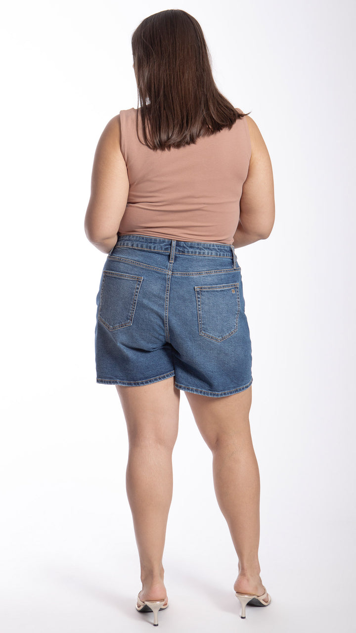 Short Loose Mom Curvy Balam BL7357