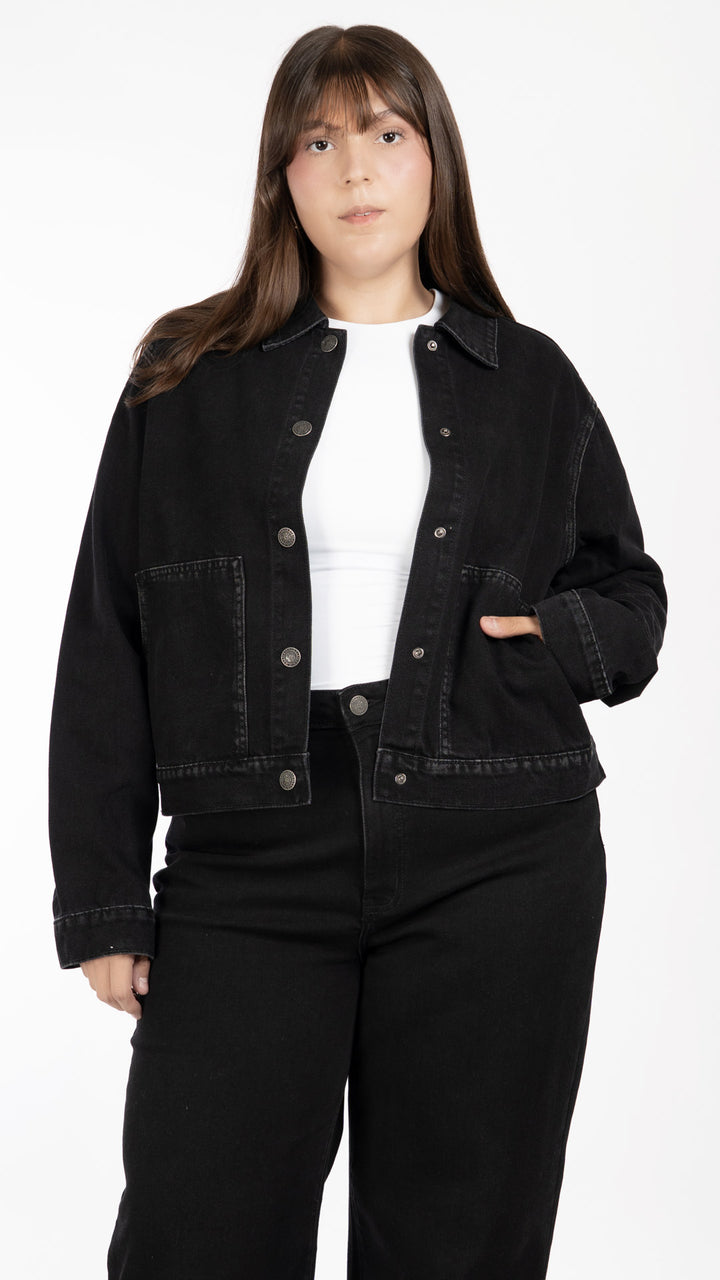Chamarra Negra Curvy Balam BL7689
