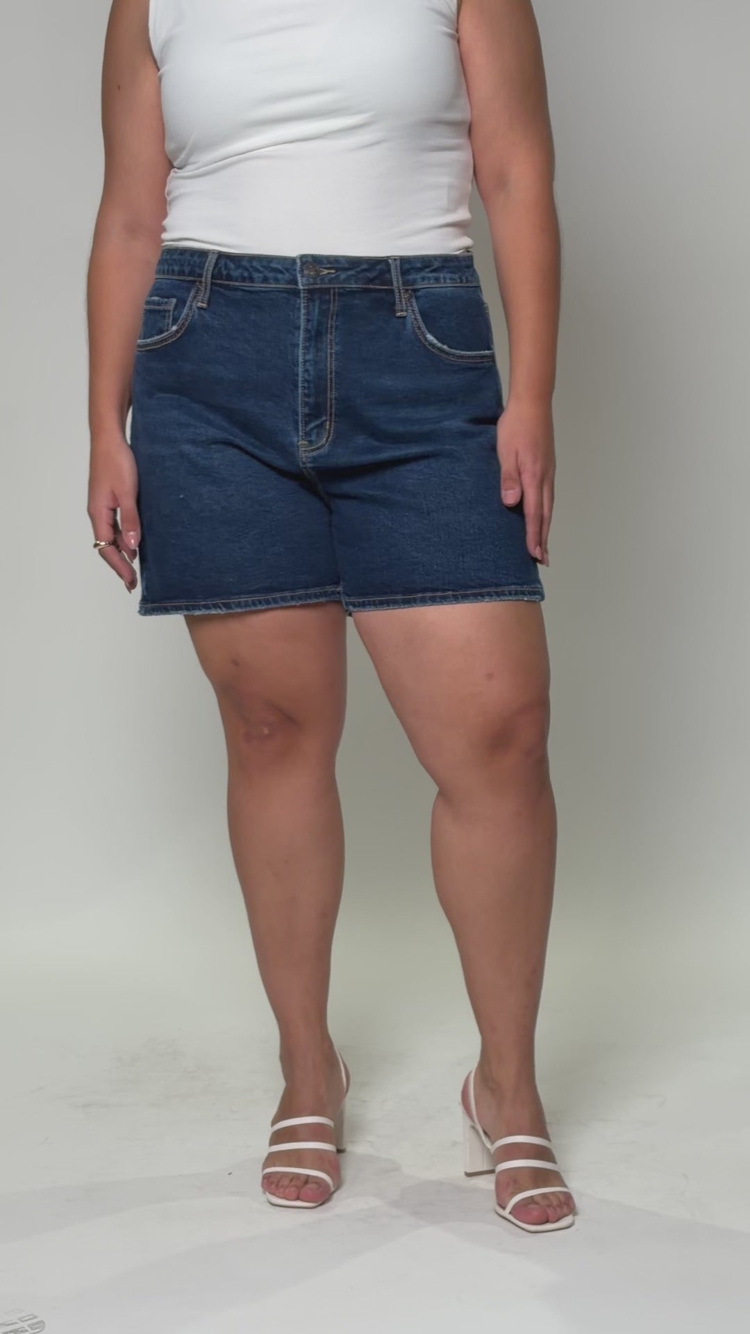 Short Loose Mom Curvy Balam BL7399